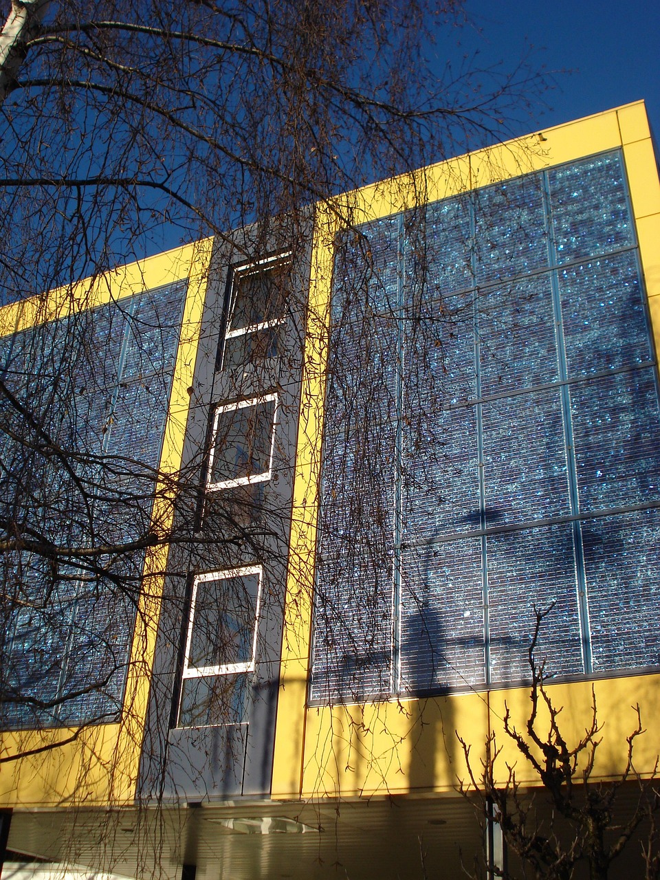 Photovoltaikmodule als Teil einer Fassade